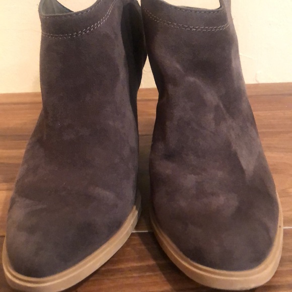 DV Booties. Size 8 - Picture 2 of 6